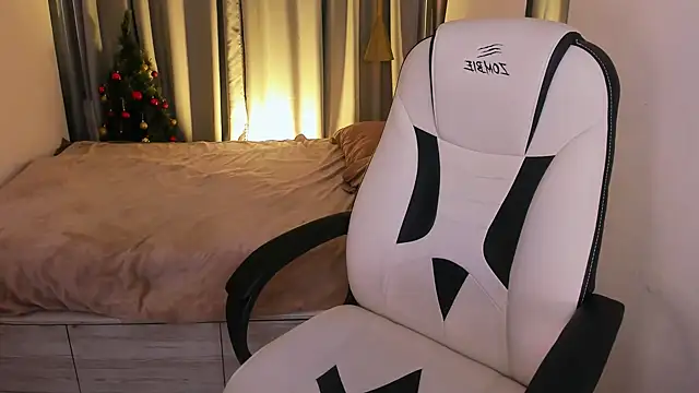 Lil Melanie  online show from 12/24/24, 06:17