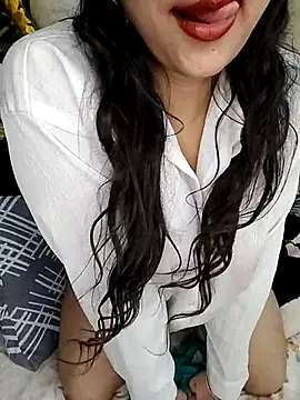 Snapshot of kaamuk_shweta chatting on 10/04/25, 09:11 kaamuk shweta online show from 10/04/25, 09:11