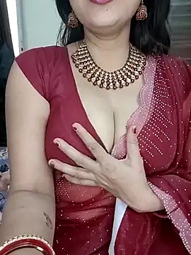 Snapshot of kaamuk_shweta chatting on 10/19/25, 01:41 kaamuk shweta online show from 10/19/25, 01:41