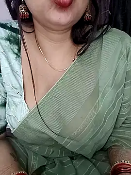 Snapshot of kaamuk_shweta chatting on 10/16/25, 05:05 kaamuk shweta online show from 10/16/25, 05:05
