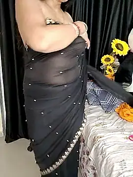 Snapshot of kaamuk_shweta chatting on 09/25/25, 10:16 kaamuk shweta online show from 09/25/25, 10:16