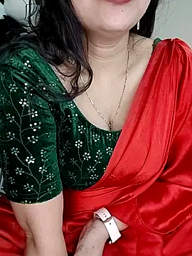 Snapshot of kaamuk_shweta chatting on 10/03/25, 09:05 kaamuk shweta online show from 10/03/25, 09:05
