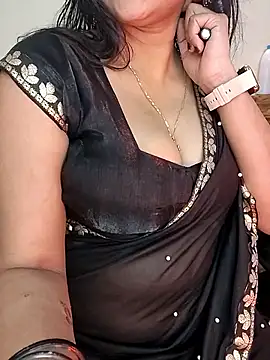 Snapshot of kaamuk_shweta chatting on 09/13/25, 05:07 kaamuk shweta online show from 09/13/25, 05:07