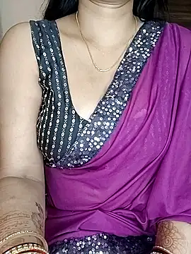 Snapshot of kaamuk_shweta chatting on 10/13/25, 11:12 kaamuk shweta online show from 10/13/25, 11:12