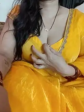 Snapshot of kaamuk_shweta chatting on 04/12/26, 09:01 kaamuk shweta online show from 04/12/26, 09:01