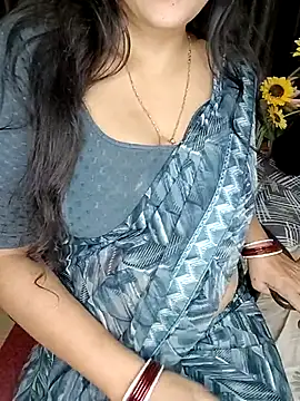 Snapshot of kaamuk_shweta chatting on 09/30/25, 05:02 kaamuk shweta online show from 09/30/25, 05:02