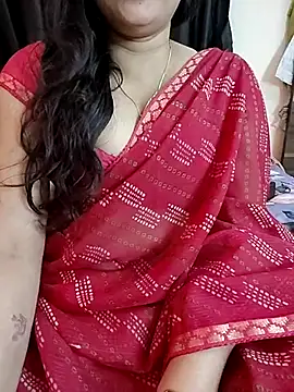 Snapshot of kaamuk_shweta chatting on 04/08/26, 03:02 kaamuk shweta online show from 04/08/26, 03:02