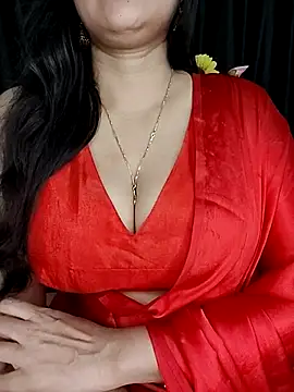 Snapshot of kaamuk_shweta chatting on 09/17/25, 11:07 kaamuk shweta online show from 09/17/25, 11:07