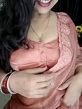 Snapshot of kaamuk_shweta chatting on 09/24/25, 08:59 kaamuk shweta online show from 09/24/25, 08:59