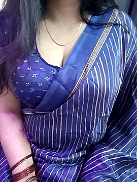 Snapshot of kaamuk_shweta chatting on 03/04/26, 11:40 kaamuk shweta online show from 03/04/26, 11:40