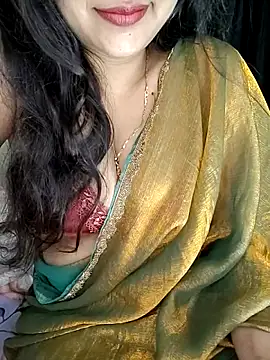 Snapshot of kaamuk_shweta chatting on 09/28/25, 11:23 kaamuk shweta online show from 09/28/25, 11:23
