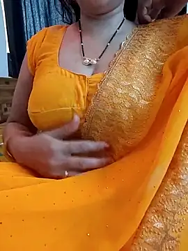 Snapshot of kaamuk_shweta chatting on 03/31/26, 04:36 kaamuk shweta online show from 03/31/26, 04:36