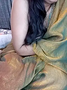 Snapshot of kaamuk_shweta chatting on 10/10/25, 04:35 kaamuk shweta online show from 10/10/25, 04:35
