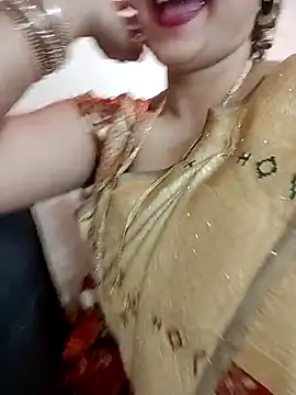 Snapshot of kaamuk_shweta chatting on 04/01/26, 06:15 kaamuk shweta online show from 04/01/26, 06:15