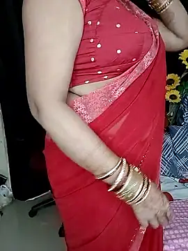 Snapshot of kaamuk_shweta chatting on 10/11/25, 01:28 kaamuk shweta online show from 10/11/25, 01:28