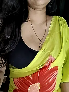 Snapshot of kaamuk_shweta chatting on 09/24/25, 06:53 kaamuk shweta online show from 09/24/25, 06:53