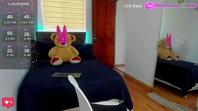 Snapshot of Luxxur69 chatting on 09/22/25, 06:25 Luxxur69 online show from 09/22/25, 06:25