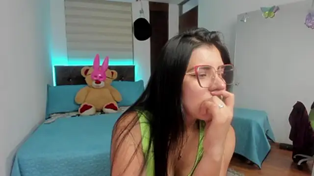 Snapshot of Luxxur69 chatting on 12/02/25, 12:33 Luxxur69 online show from 12/02/25, 12:33