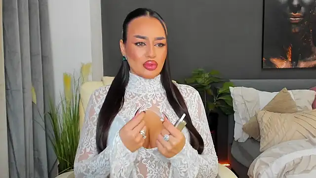 Sonia  Rey online show from 11/18/25, 09:07