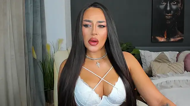 Sonia  Rey online show from 10/16/25, 02:47