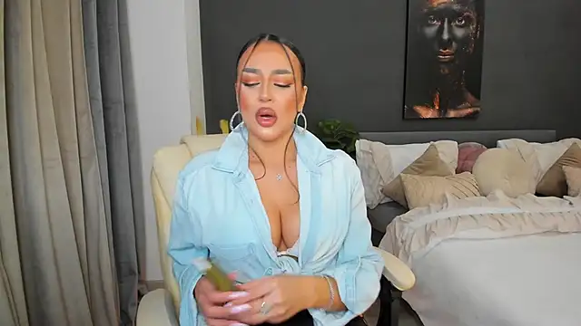 Sonia  Rey online show from 01/13/26, 04:22