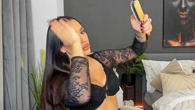 Sonia  Rey online show from 11/20/25, 07:25