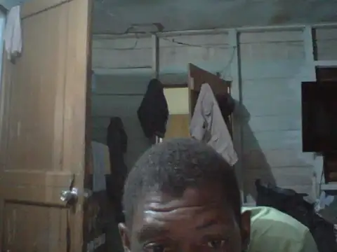 Snapshot of PELOVER chatting on 09/27/25, 10:32 PELOVER online show from 09/27/25, 10:32