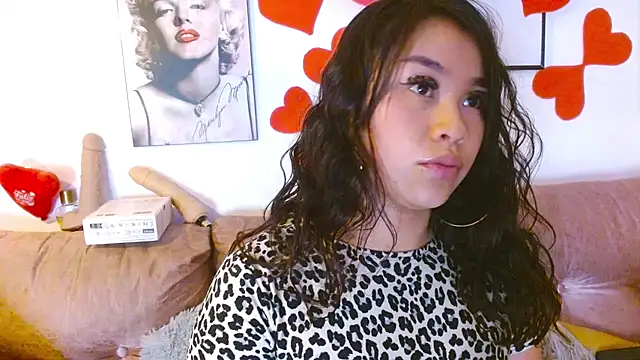 Snapshot of hinataleecs chatting on 02/28/25, 08:31 hinataleecs online show from 02/28/25, 08:31