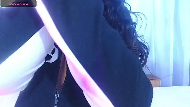 Snapshot of hinataleecs chatting on 09/20/25, 06:57 hinataleecs online show from 09/20/25, 06:57