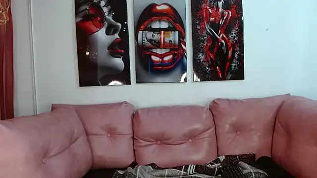 Snapshot of hinataleecs chatting on 10/05/25, 02:08 hinataleecs online show from 10/05/25, 02:08