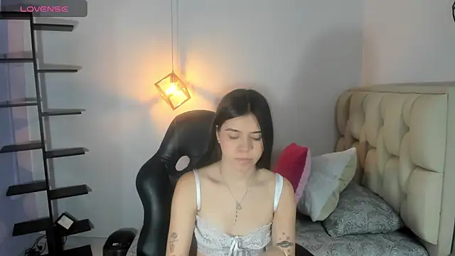 cassiehoward14 online show from 10/06/25, 07:03