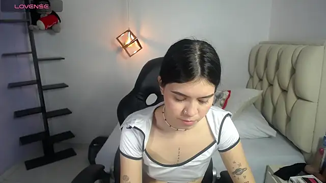 cassiehoward14 online show from 12/03/25, 07:02