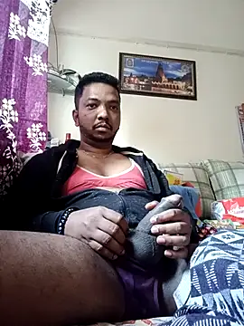 Mmm992170 online show from 12/18/25, 04:39