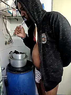 Mmm992170 online show from 12/21/25, 02:13