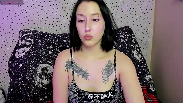 Snapshot of adell_berry chatting on 02/15/26, 07:51 adell berry online show from 02/15/26, 07:51