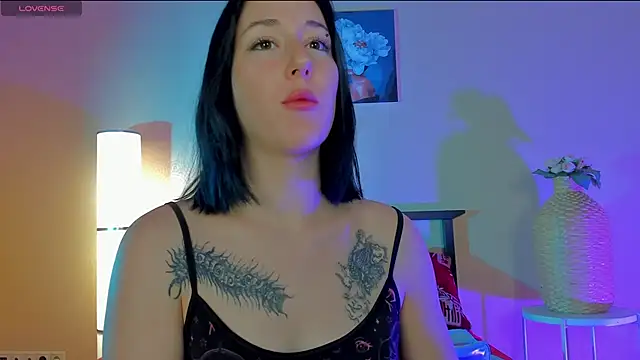 Snapshot of adell_berry chatting on 10/10/25, 01:50 adell berry online show from 10/10/25, 01:50