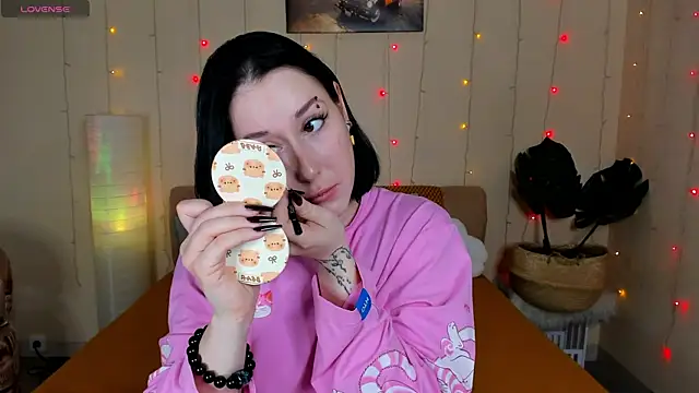 Snapshot of adell_berry chatting on 02/18/26, 08:44 adell berry online show from 02/18/26, 08:44