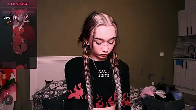 Kimiko   online show from 10/25/25, 11:42