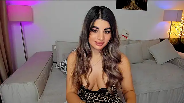 Snapshot of Queenofyouredreams chatting on 01/04/25, 10:55 Queenofyouredreams online show from 01/04/25, 10:55