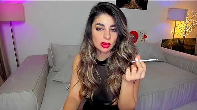 Snapshot of Queenofyouredreams chatting on 03/17/25, 03:36 Queenofyouredreams online show from 03/17/25, 03:36