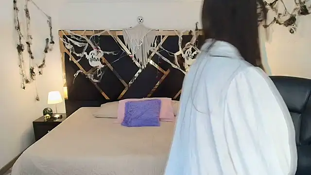 Amelie saenz online show from 11/13/25, 07:51