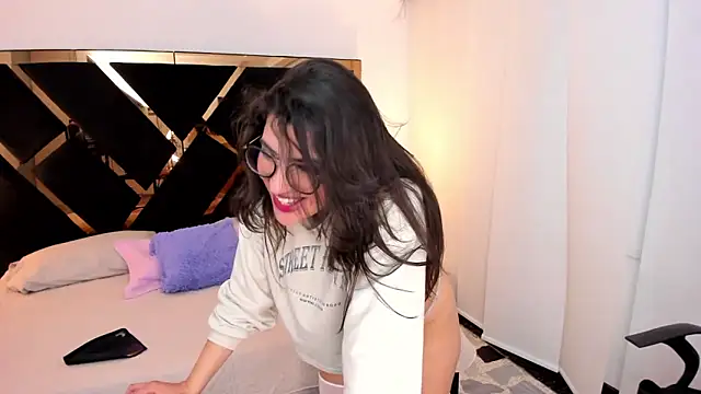 Amelie saenz online show from 02/05/25, 01:58