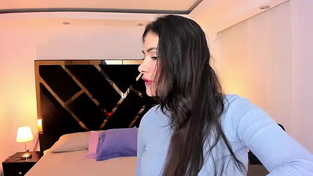 Amelie saenz online show from 02/12/25, 07:45
