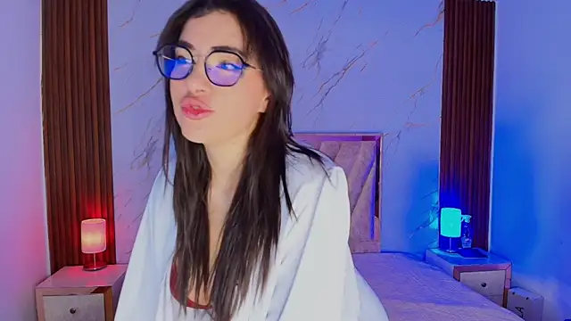Snapshot of Amelie_saenz chatting on 07/10/26, 12:05 Amelie saenz online show from 07/10/26, 12:05