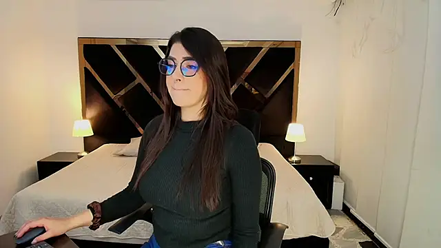 Amelie saenz online show from 10/03/25, 07:37