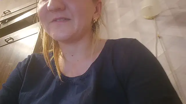Snapshot of EstrellaWalters chatting on 09/24/25, 06:25 EstrellaWalters online show from 09/24/25, 06:25