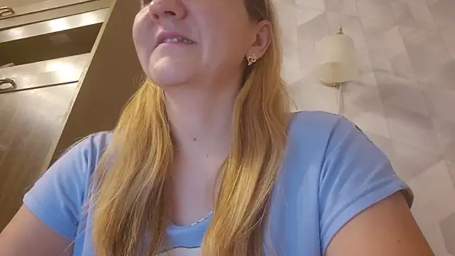 EstrellaWalters online show from 11/12/25, 04:38