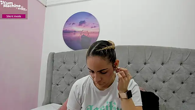 Snapshot of Valesskahall chatting on 11/14/25, 12:09 Valesskahall online show from 11/14/25, 12:09