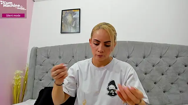 Snapshot of Valesskahall chatting on 09/09/25, 12:03 Valesskahall online show from 09/09/25, 12:03