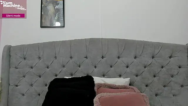 Snapshot of Valesskahall chatting on 09/22/25, 12:22 Valesskahall online show from 09/22/25, 12:22